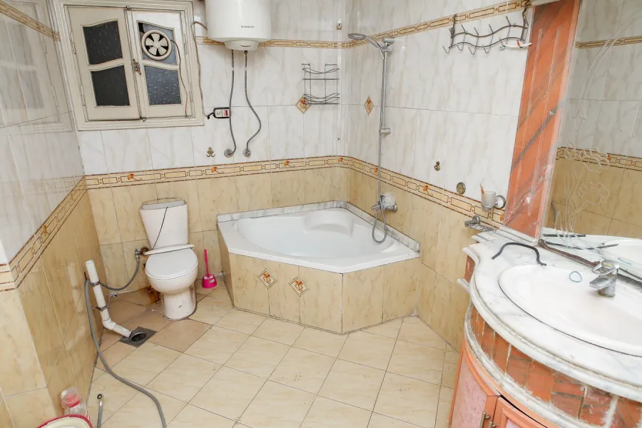 Apartment For Rent 190m Gleem (Steps From Qournish Road)