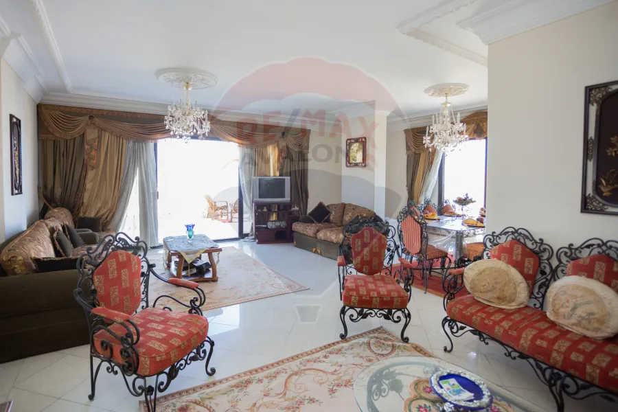 بنتهاوس للبيع 400 م  السرايا (على البحر مباشرة)