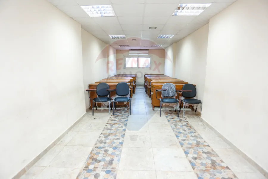 ميزان ادارى للايجار 225 م كامب شيزار ( ش كليه الهندسه )