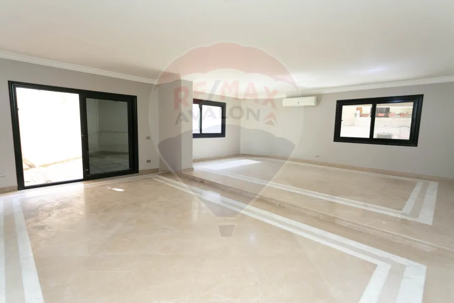 شقة دوبلكس مرخصة للبيع 460 م كفر عبده (ش معروف الرصافي - عمارة براند)