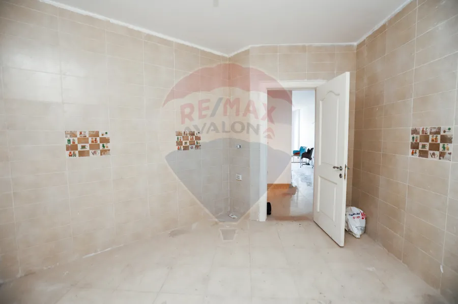 شقه للايجار 220 م سموحة (أبراج الجيش أمام نادي الجياد)