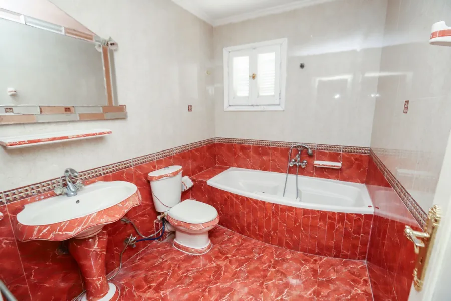 Apartment for sale 185m Al-Azarita (Near To Tram station)