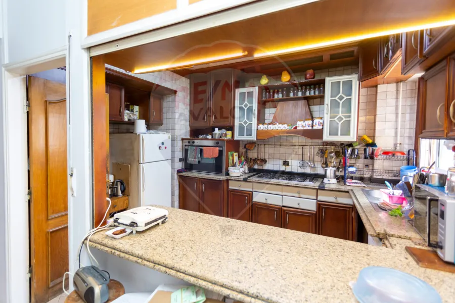 Penthouse apartment for sale 340 m Glim (Mostafa Fahmy St. - Steps from the sea)