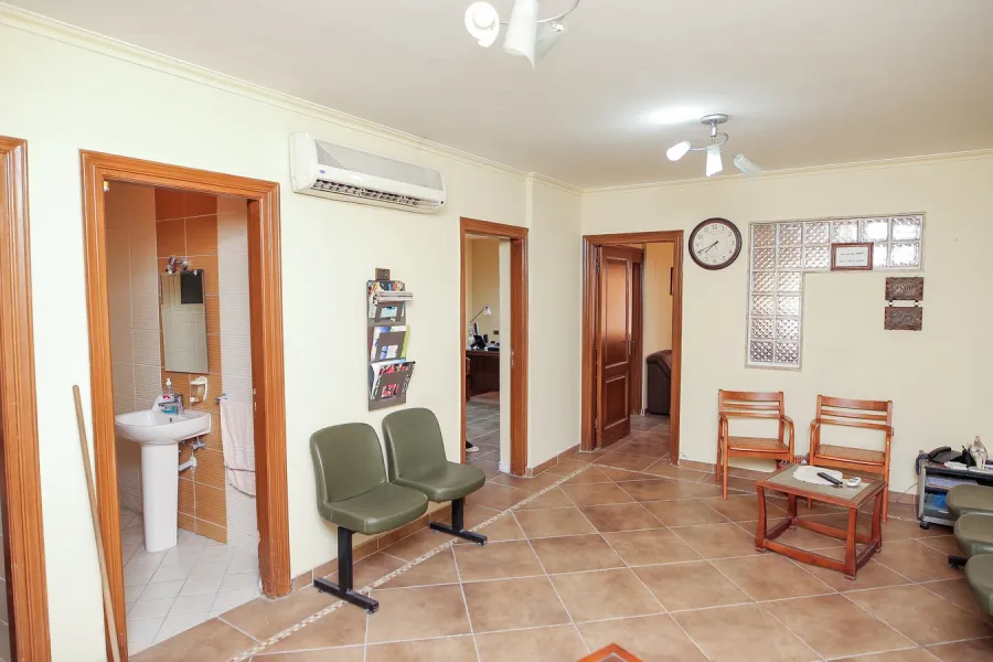 وحدة إداري للبيع 83م سموحة  (كوبري 14 مايو - عمارات الوطنية)