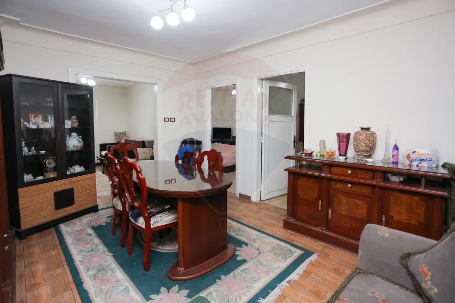 شقة للبيع 200 م جناكليس (ش ابو قير)