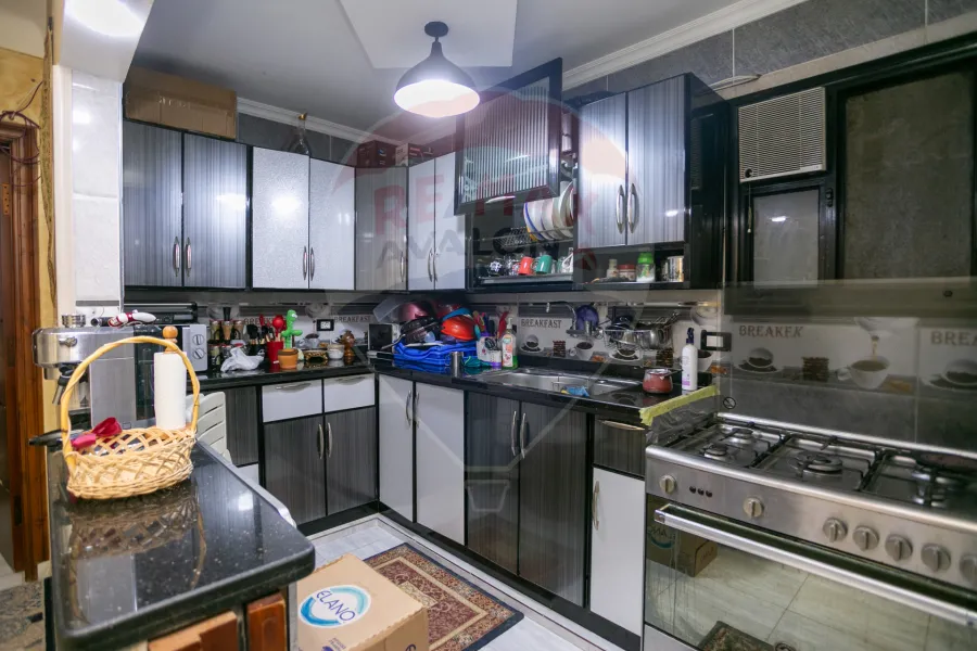 شقة للبيع 150 م العصافرة بحري (بجوار فندق الورده البيضاء)