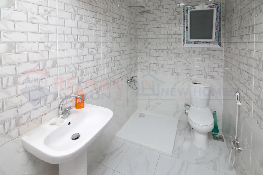 شقة للبيع 135 م ميامي (على البحر مباشرة)