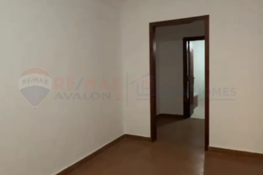 شقة للايجار 235 م لوران (ش شعراوي)