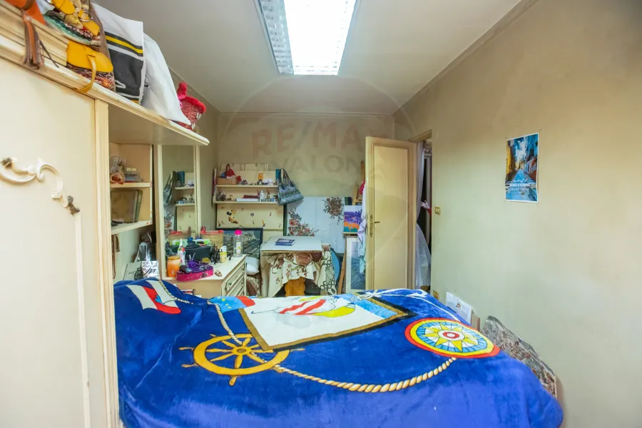 شقة للبيع 105م رشدي (ش احمد شوقي)