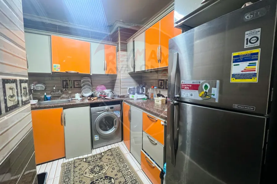 شقة للبيع 130 م محرم بك ( ش يكن)