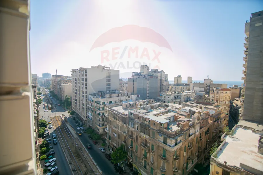 شقة للبيع 188 م الأزاريطة (علي الترام مباشرة)   - 6,200,000 ج