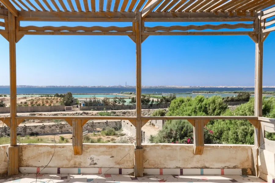 فيلا للبيع او للإيجار مفروشة 1600م بكينج مريوط  (خلف فندق افريكانا)