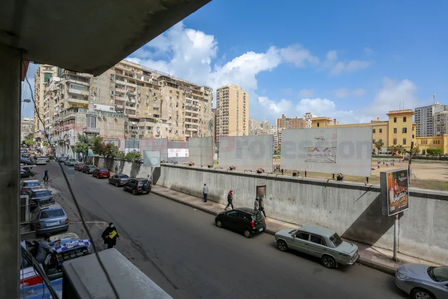 شقة للبيع  300 م لوران (ش الاقبال)- تصلح سكني او مكتب