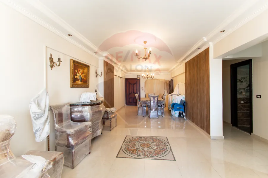 شقة للبيع 165 م فلمنج (شارع عبدالفتاح الطويل)