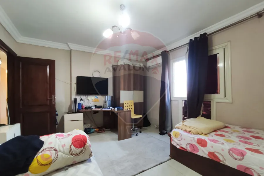 شقة للبيع 320 م سبورتنج (ش أحمد علام)