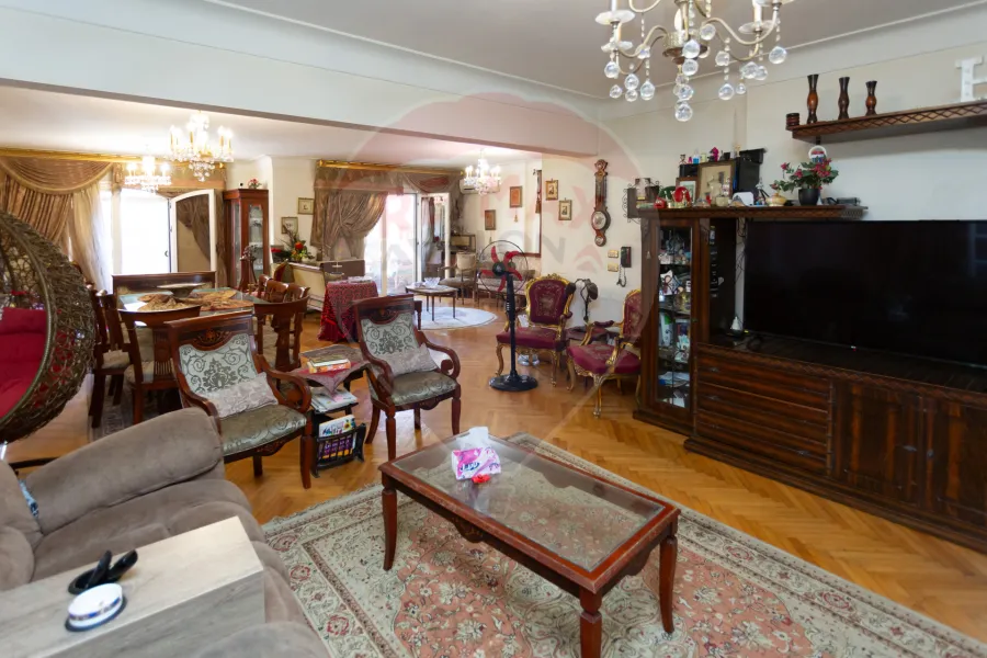 Apartment for sale 240 m Glim (Abdel Salam Arif St.)