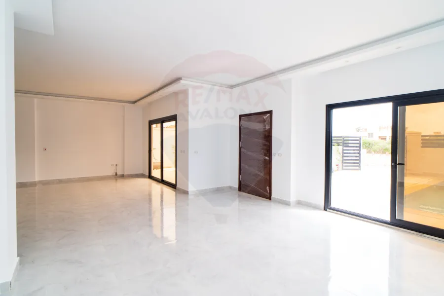 Villa for Sale 300 m King Maryot (Green Oasis Compound)