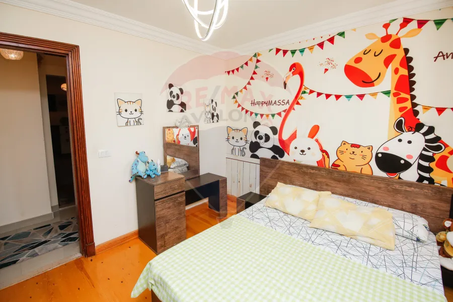 Apartment for sale 204 m Al Azarita (Chompolion St.)