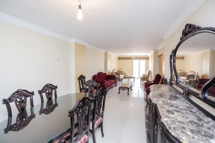 شقة للبيع 175م بولكلي (خلف نادي القضاه)