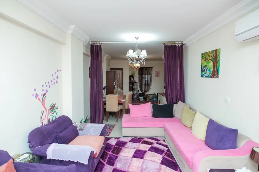 شقة للبيع 160م كامب شيزار ( ش بورسعيد )