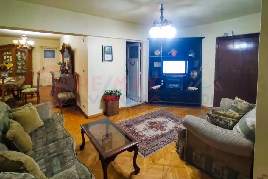 Furnished apartment for rent 230 m Roushdy (Al-Maaskar Al-Romani Street)