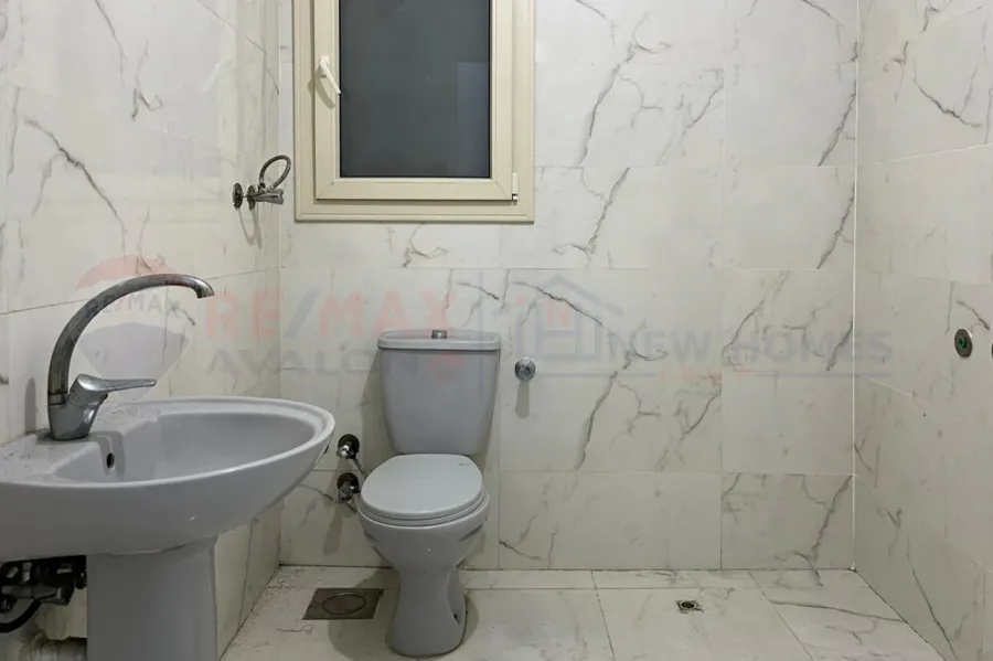 Administrative apartment for sale 140 m Janaklis (Abu Qir St.)