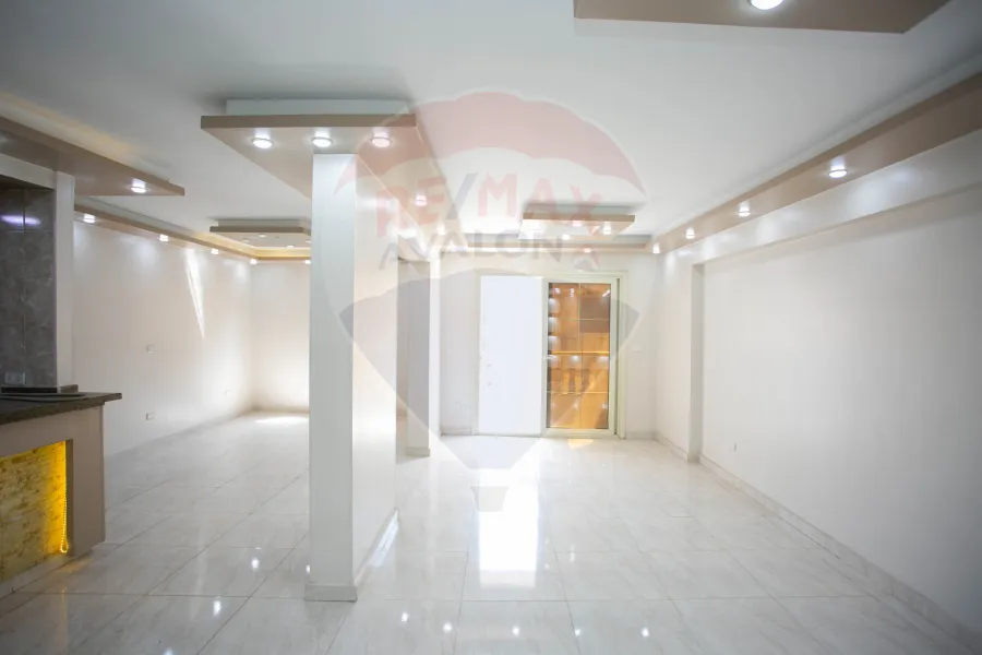 شقة للبيع 160 م ميامي (متفرع من ش جمال عبد الناصر)