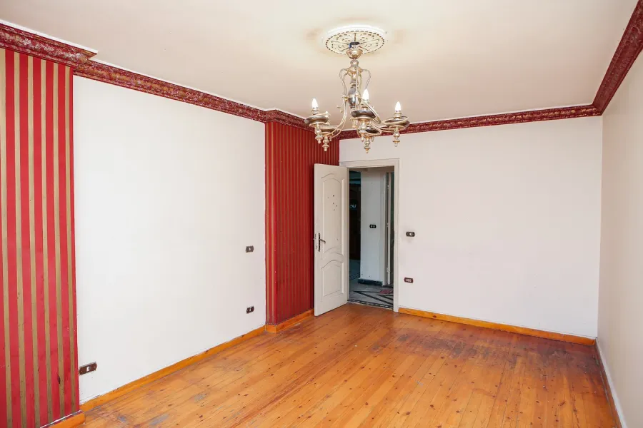 Apartment For Rent 190m Gleem (Steps From Qournish Road)