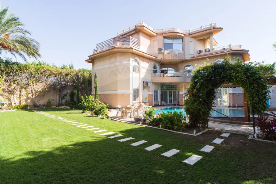 فيلا للإيجار المفروش 1,100  م كينج مريوط (متفرع من طريق الكافوري)