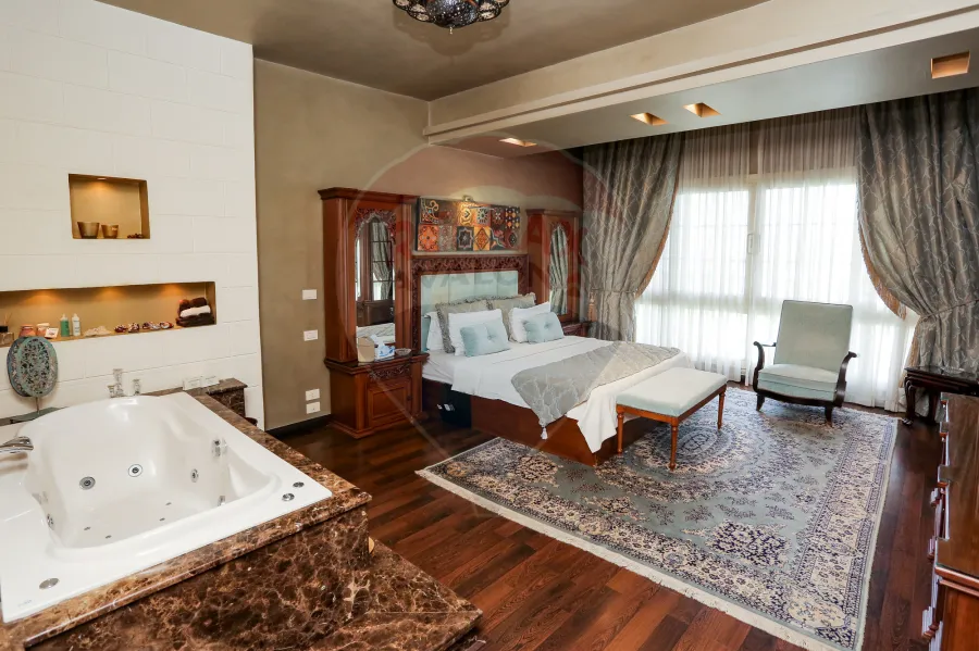 فيلا للبيع 330 م ( كومباوند ميروزا ) - بجوار كارفور سيتي سنتر