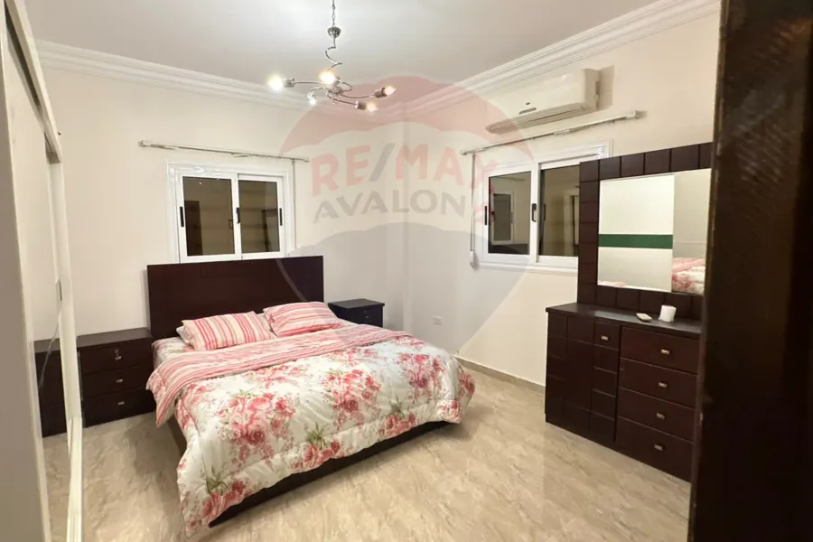 Villa for sale 1,200 m King mariout (Banks Complex - Al-Kafouri Road)