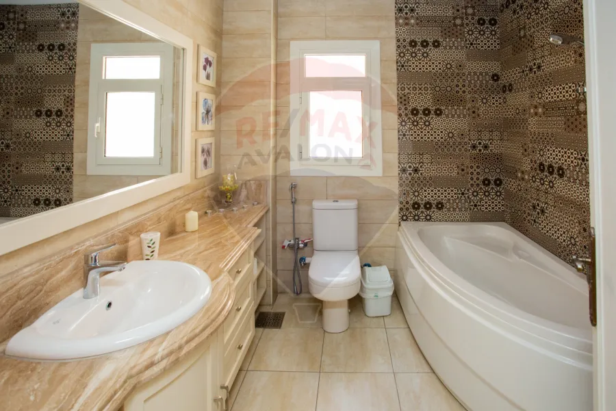 Apartment for sale 300 m sidi gaber (El-Mosheer Ahmed Ismail st)