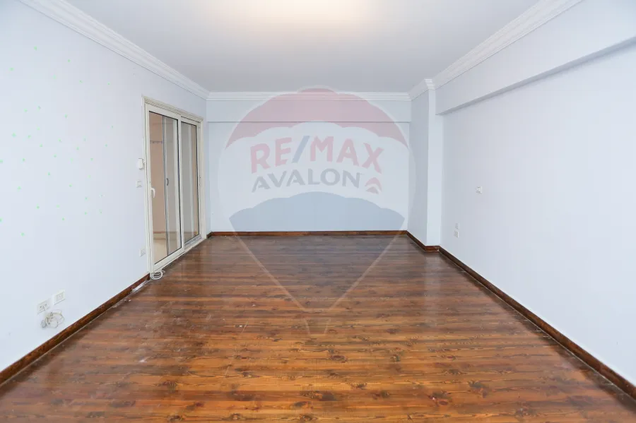 Apartment for sale 270 m Smouha (El Villat Distrect-steps from fawzia's palace