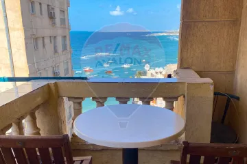 شقة للايجار المفروش 110 م ميامي (تاني نمره من البحر)