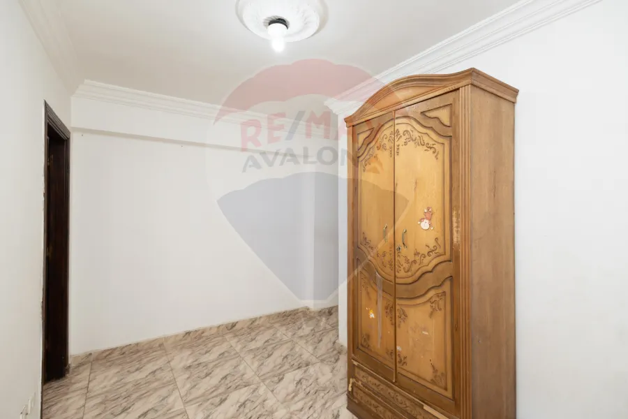 شقة دوبلكس للبيع 130 م سيدي بشر (خطوات من البحر)