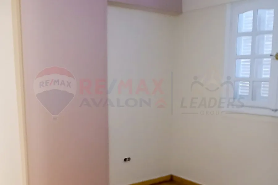 Apartment for rent 115 m in Azarita (steps from the colleges)