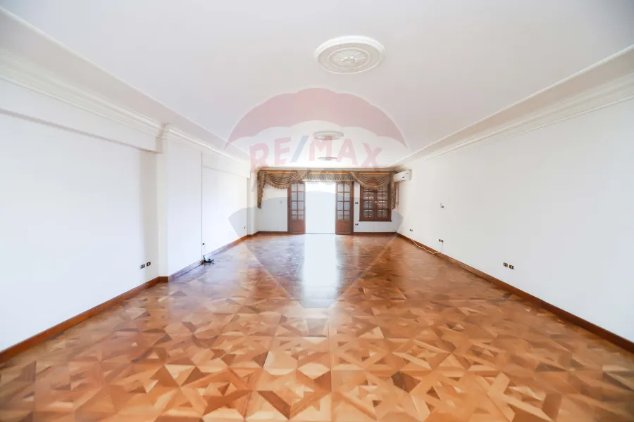 شقه للبيع 218 م جليم  طريق الحرية - ش أبو قير