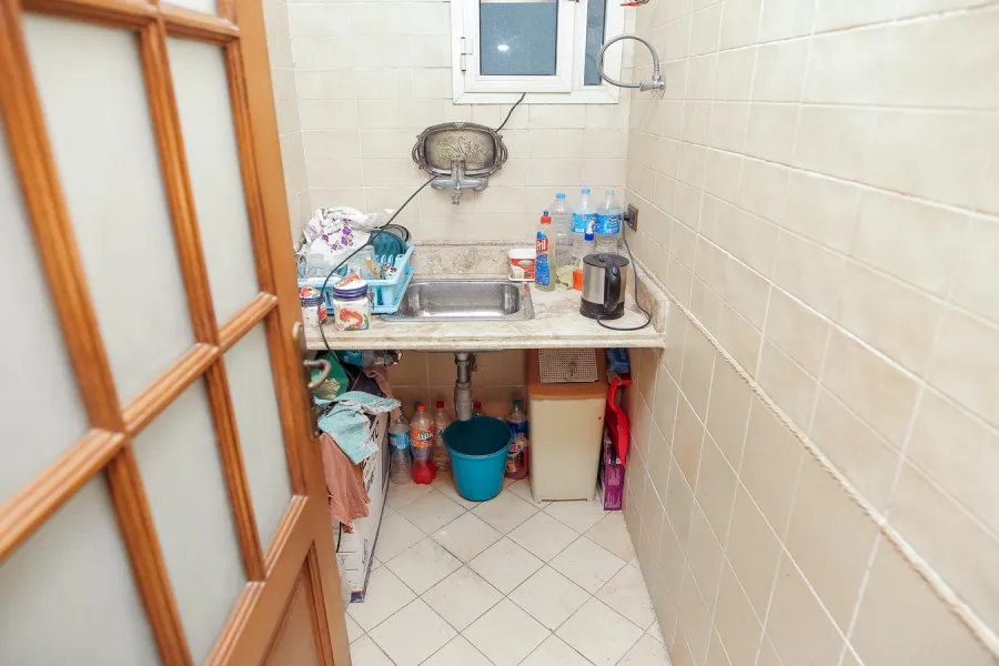 وحدة إداري للبيع 83م سموحة  (كوبري 14 مايو - عمارات الوطنية)