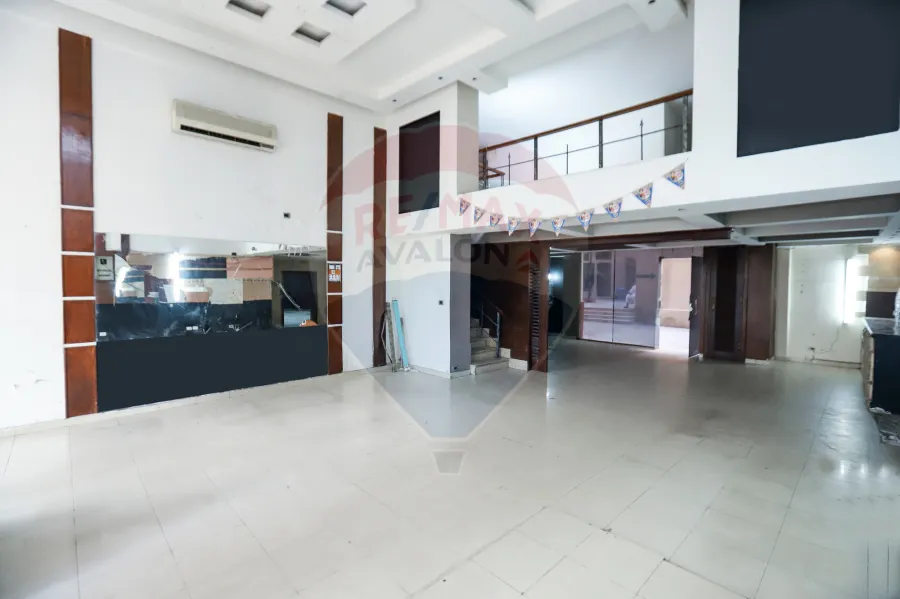 محل تجارى للإيجار 250 م سموحة (جامعة فاروس)