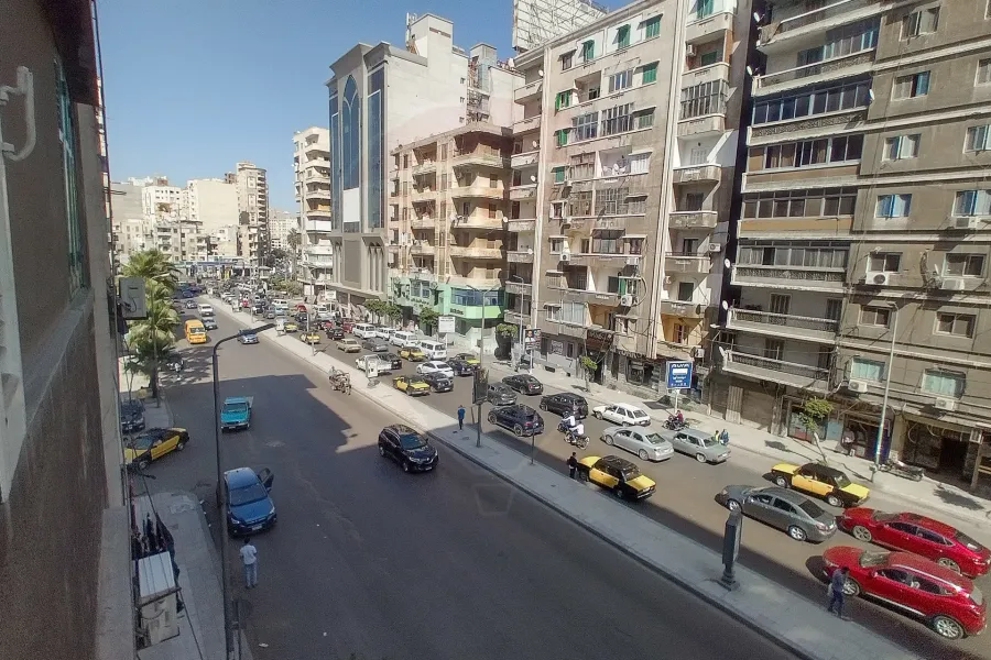 مقر إداري للإيجار 90 م الإبراهيمية (ش أبو قير الرئيسي)