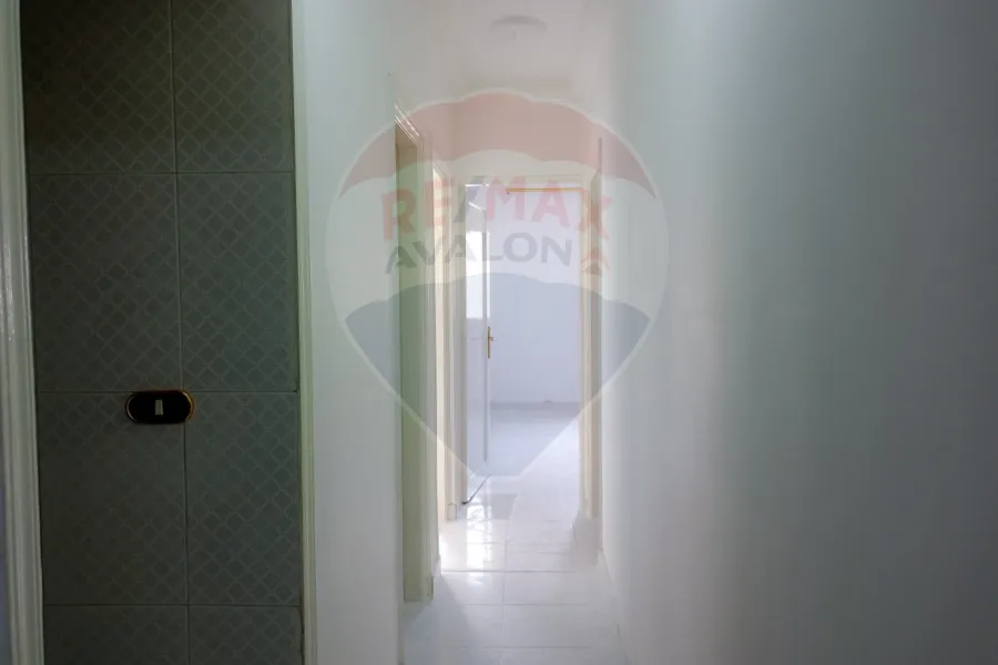 شقة للايجار 130 م سموحة (ش زكي رجب)