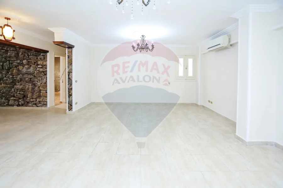 شقة للبيع 122 م سموحة ( خطوات من جرين بلازا )