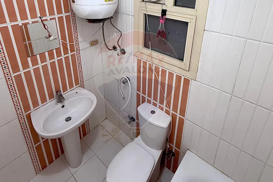 Apartment for sale 100 m Camp Caesar (Steps from Port Said St)