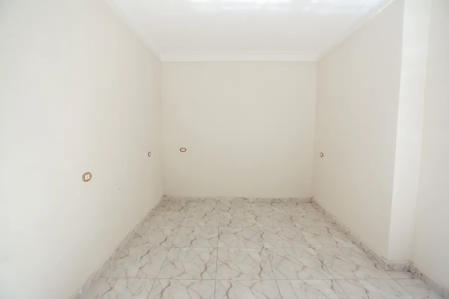 محل للايجار 30م سبورتنج