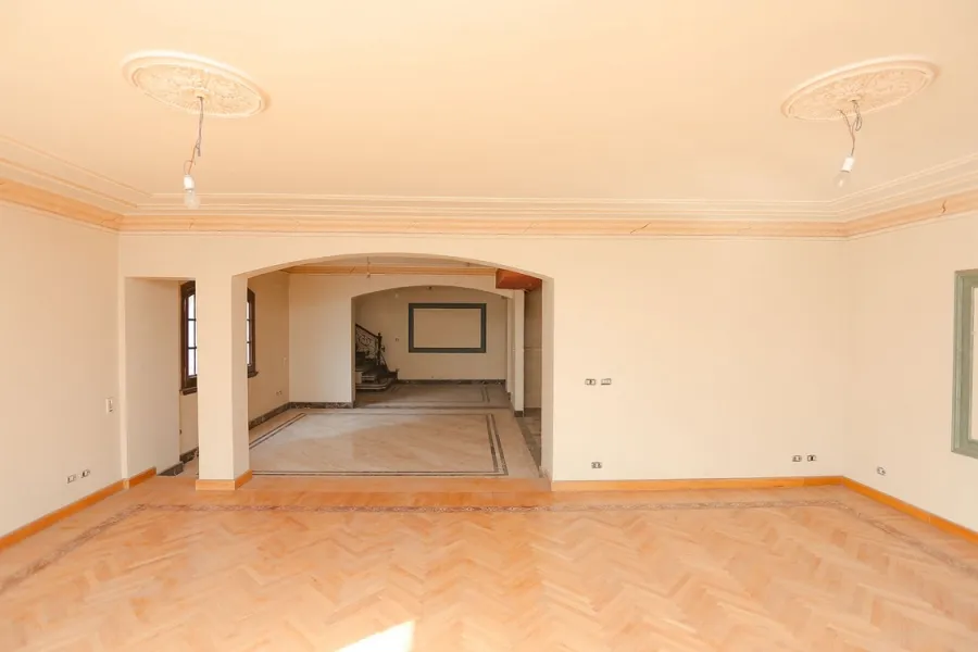 شقة دوبلكس للبيع 236م سموحة (ش فوزى معاذ الرئيسي)