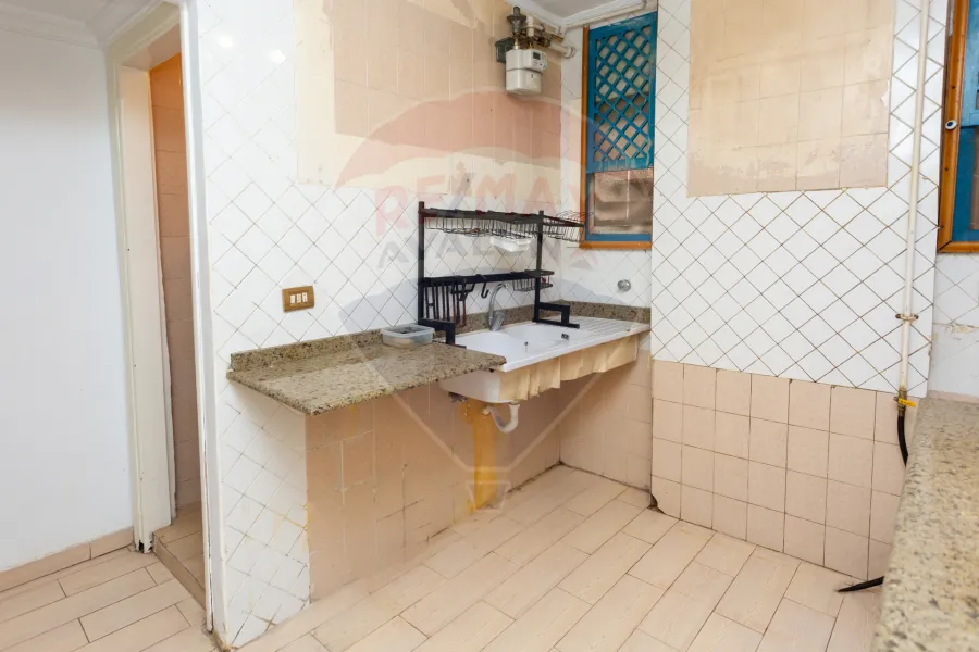 Apartment for rent 250 m Smouha (Al-Qadah Division)