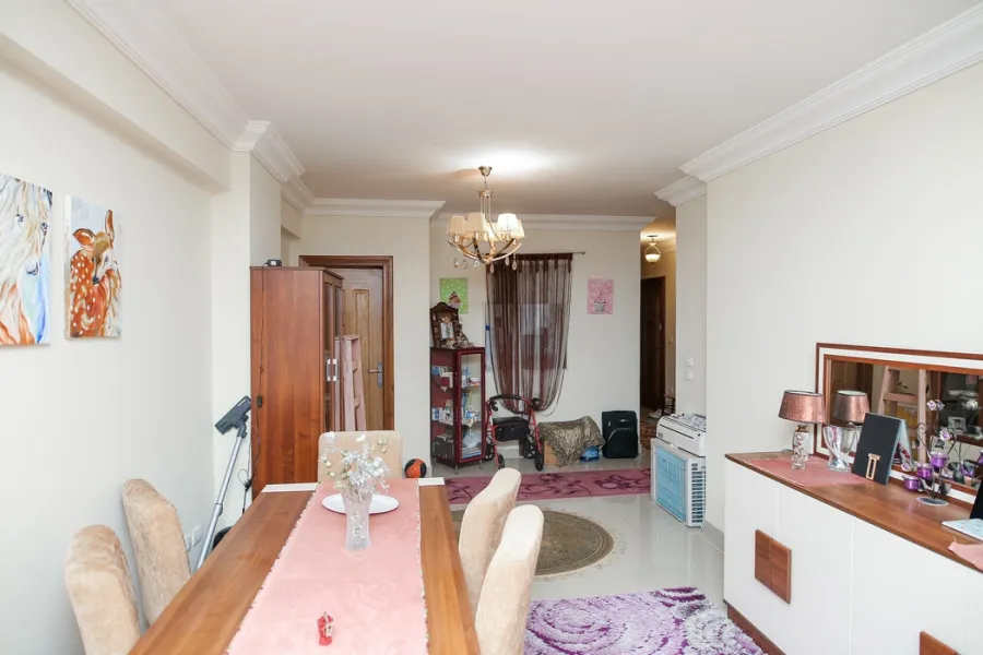 شقة للبيع 160م كامب شيزار ( ش بورسعيد )