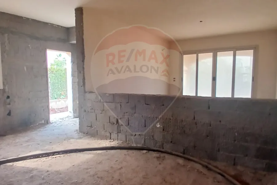 فيلا ستاند الون للبيع 887 م (كومباوند أليكس ويست)