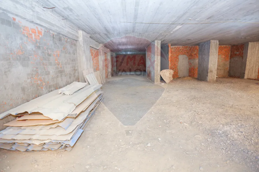 Commercial shop + mezzan for Rent 325 m Lauran (Elhorrya Road)