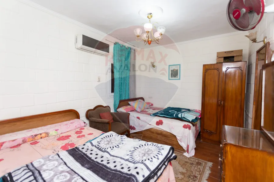 شقة للبيع 130 م سيدي بشر (علي البحر مباشرة)